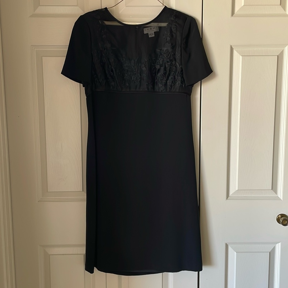 Shomi by Miller Shor | Silk dress. Size 8. Romantic. Cocktail. Feminine. LBD